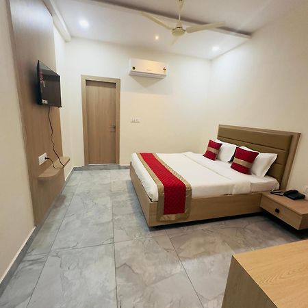 Hotel Raga Karimnagar Ngoại thất bức ảnh