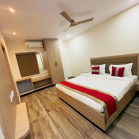 Hotel Raga Karimnagar Ngoại thất bức ảnh