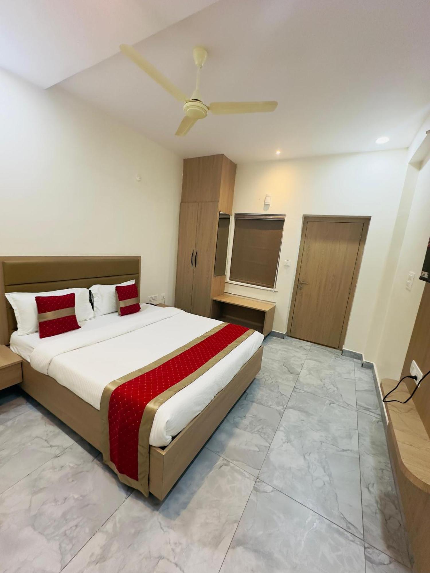 Hotel Raga Karimnagar Ngoại thất bức ảnh