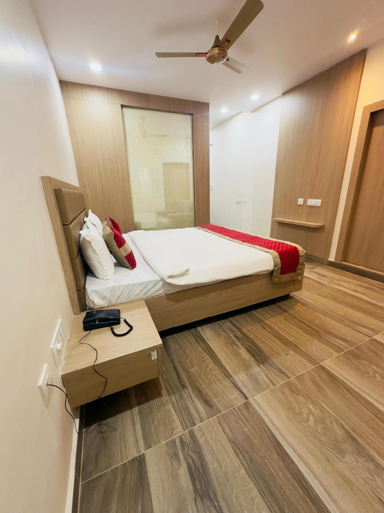 Hotel Raga Karimnagar Ngoại thất bức ảnh
